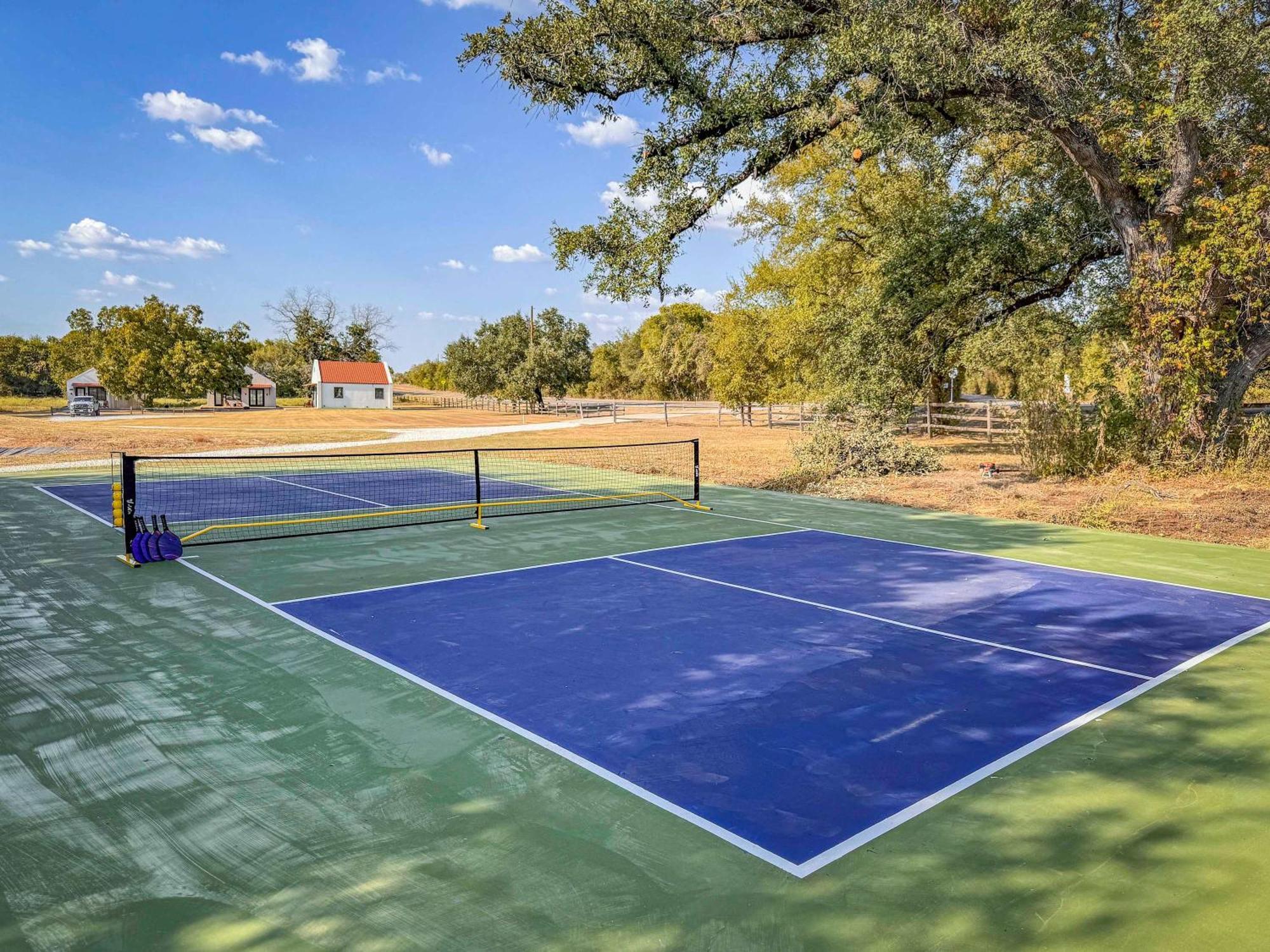 Вилла Montana Escape Elegant Tiny House In Waco Near Magnolia Экстерьер фото