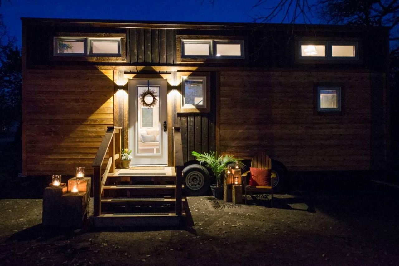Вилла Montana Escape Elegant Tiny House In Waco Near Magnolia Экстерьер фото