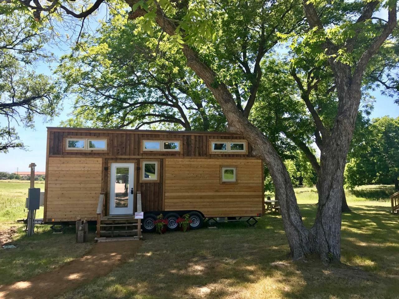 Вилла Montana Escape Elegant Tiny House In Waco Near Magnolia Экстерьер фото