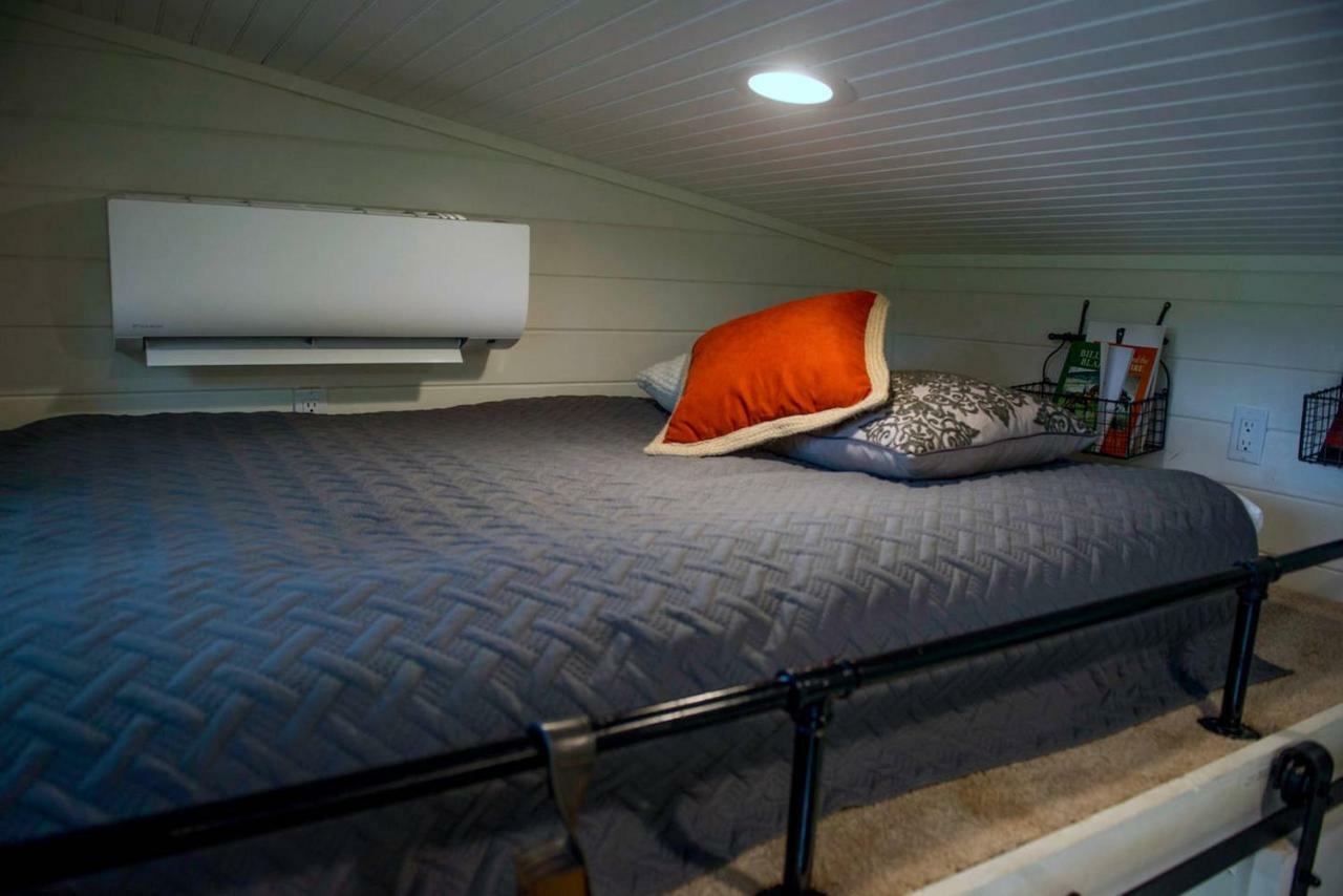 Вилла Montana Escape Elegant Tiny House In Waco Near Magnolia Экстерьер фото