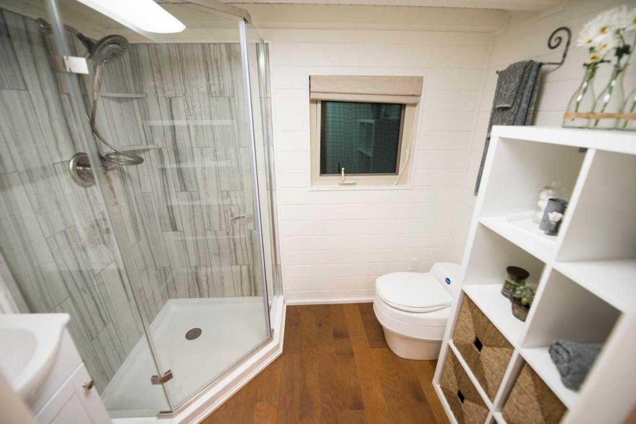 Вилла Montana Escape Elegant Tiny House In Waco Near Magnolia Экстерьер фото