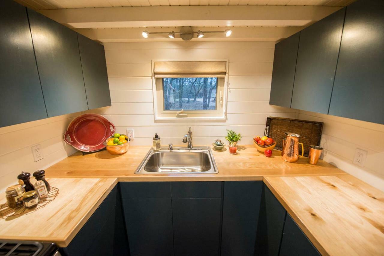 Вилла Montana Escape Elegant Tiny House In Waco Near Magnolia Экстерьер фото
